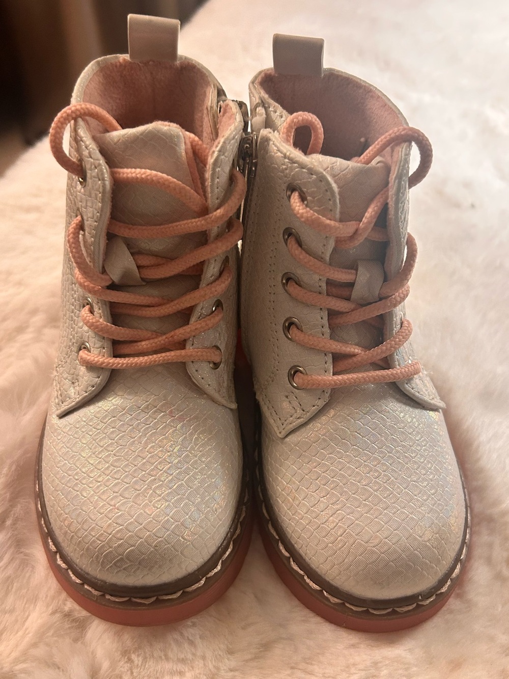 50%offw❤️ Girls' Iridescent white snakeskin Combat Boots pink soles 5 tahari 150